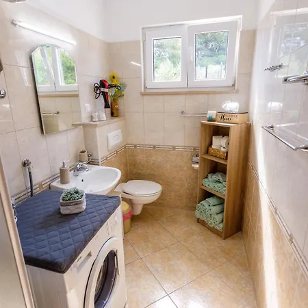 펜션 Villa Nono Jure - Private Pool & Jacuzzi, Milna Brac 밀나