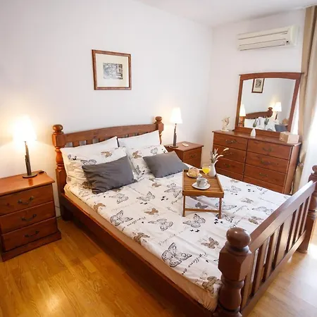 Villa Nono Jure - Private Pool & Jacuzzi, Milna Brac 밀나