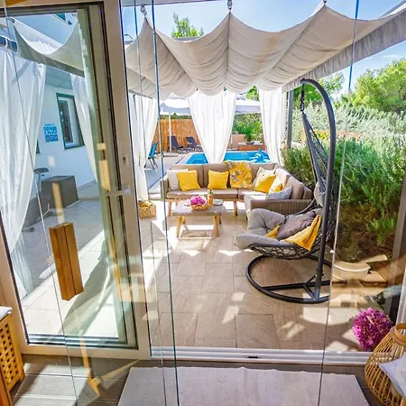 Villa Nono Jure - Private Pool & Jacuzzi, Milna Brac * 밀나