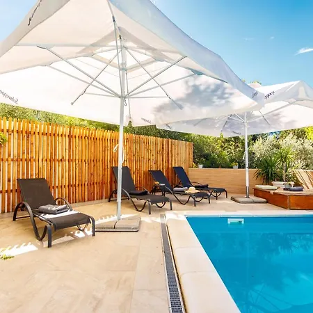 Holiday home Nono Jure , Private Pool & Sauna Milna (Brac)