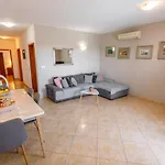 Nono Jure - Private Pool & Jacuzzi, Brac *