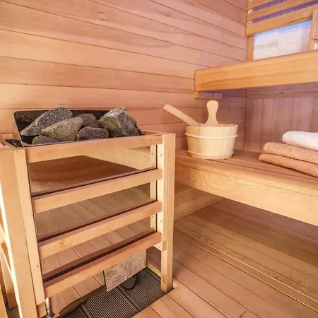 Nono Jure-private Pool , Sauna & Jacuzzi