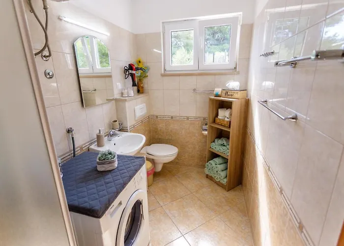 Casa vacanze Nono Jure-private Pool , Sauna&jacuzzi Milna (Brac)