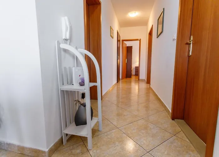 Ferienhaus Nono Jure - Private Pool & Jacuzzi, Brac Milna (Brac)